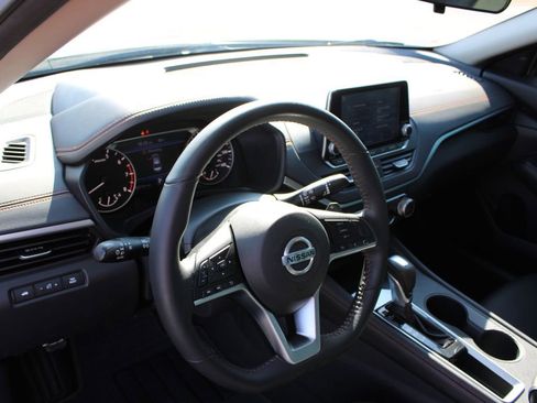 Used 2022 Nissan Altima 2.5 SR w/ Midnight Edition Package image 23