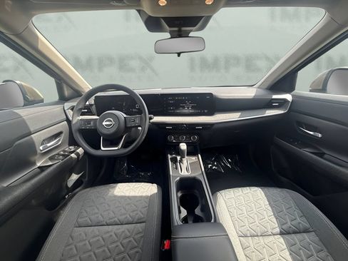 Used 2025 Nissan Kicks SV AWD/4WD image 8