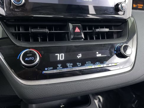 Used 2020 Toyota Corolla LE image 16