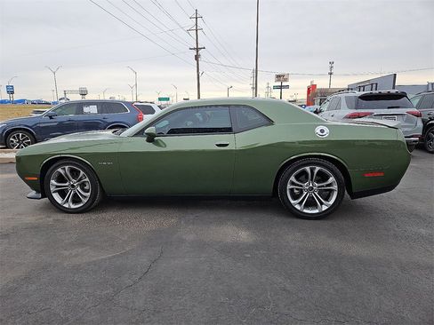 Used 2022 Dodge Challenger R/T image 3