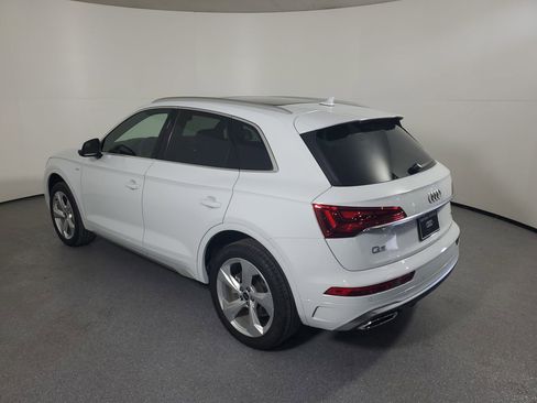 Certified 2025 Audi Q5 2.0T Premium Plus image 32