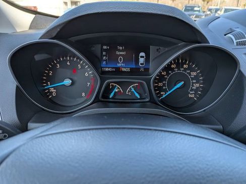 Used 2017 Ford Escape Titanium image 17