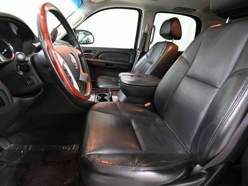 Used 2009 Cadillac Escalade AWD image 7