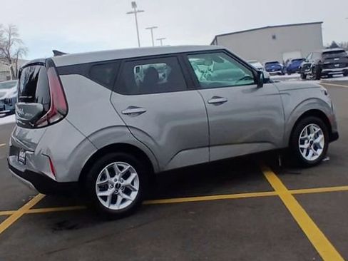 Certified 2025 Kia Soul LX w/ LX Technology Package image 3