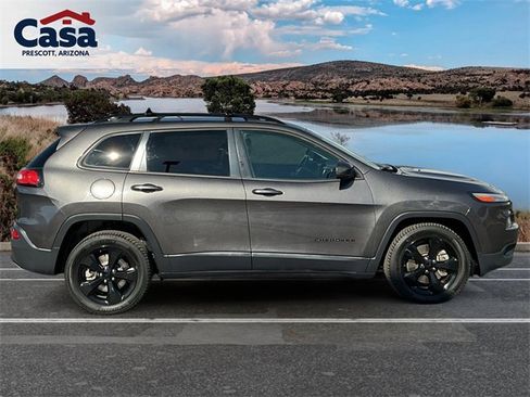 Used 2018 Jeep Cherokee Limited w/ High Altitude Package image 2