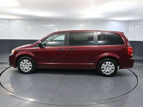 Used 2020 Dodge Grand Caravan SE w/ UConnect Hands-Free Group image 9