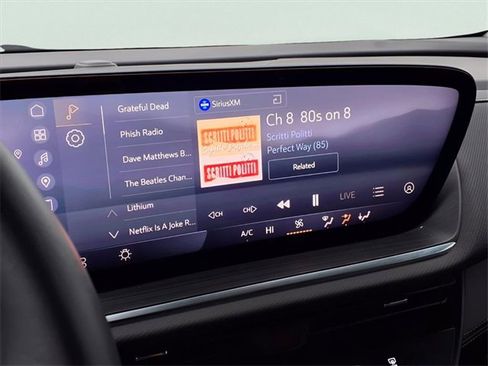 Used 2025 Buick Envision Preferred image 9