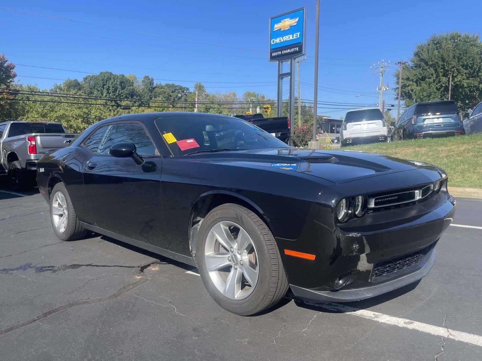Used 2020 Dodge Challenger SXT w/ Driver Convenience Group RWD image 3