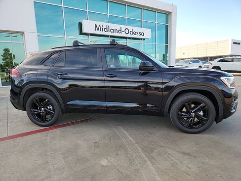 New 2026 Volkswagen Atlas Cross Sport SEL R-Line image 8