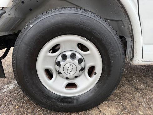 Used 2019 Chevrolet Express 2500 w/ Driver Convenience Package image 44