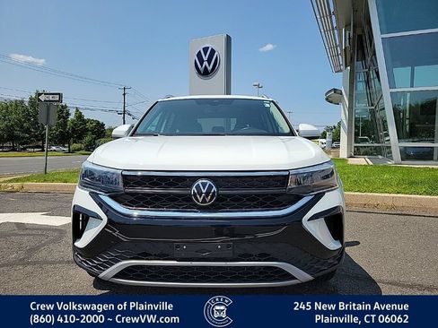 Certified 2023 Volkswagen Taos SE w/ Panoramic Sunroof Package AWD/4WD image 22