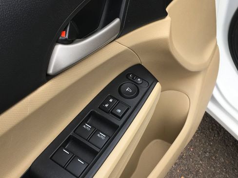 Used 2011 Honda Accord LX-P image 18