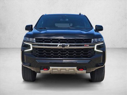 Used 2022 Chevrolet Tahoe Z71 w/ Luxury Package AWD/4WD image 2