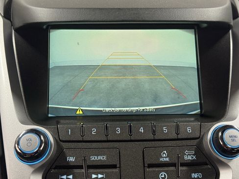 Used 2017 Chevrolet Equinox LT w/ Convenience Package image 8