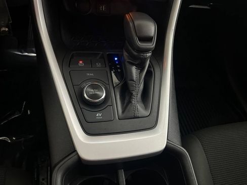 Used 2024 Toyota RAV4 LE AWD/4WD image 70