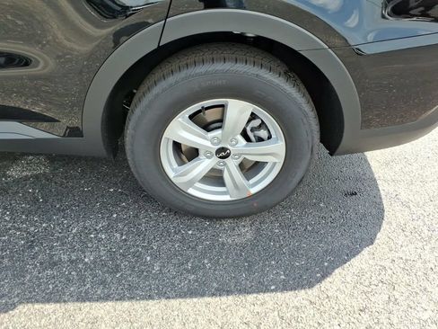 New 2026 Kia Sorento LX FWD image 8