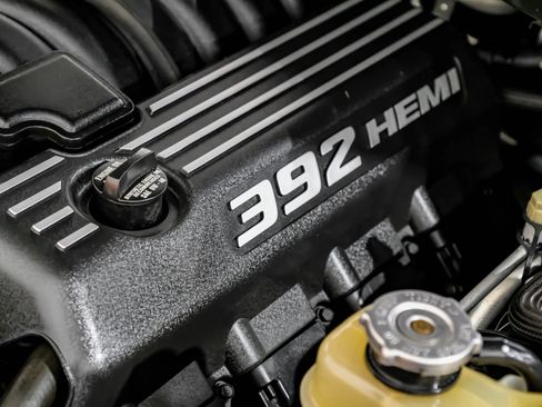 Used 2016 Dodge Challenger SRT image 51