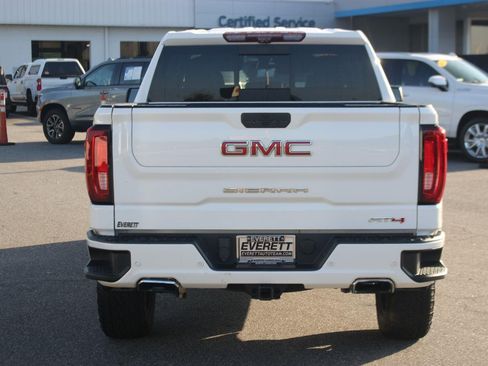 Used 2021 GMC Sierra 1500 AT4 w/ AT4 Value Package AWD/4WD image 6