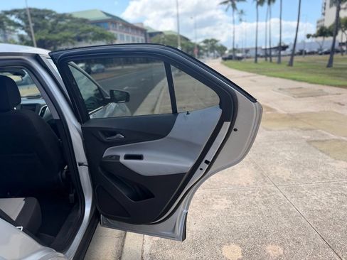 Used 2021 Chevrolet Equinox LT FWD image 11
