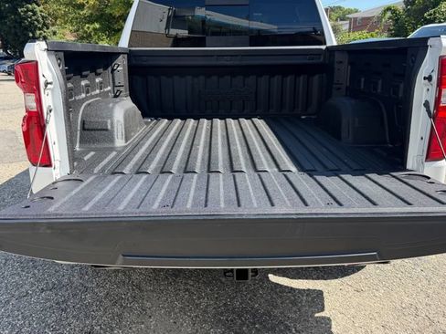 Used 2023 Chevrolet Silverado 1500 High Country w/ High Country Premium Package AWD/4WD image 5