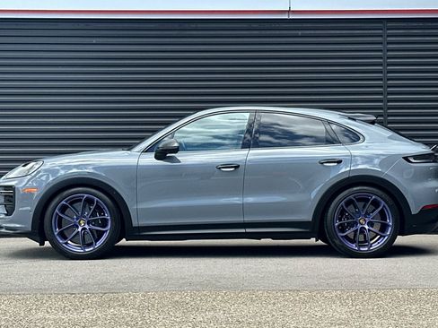 Certified 2024 Porsche Cayenne Turbo GT AWD/4WD image 2