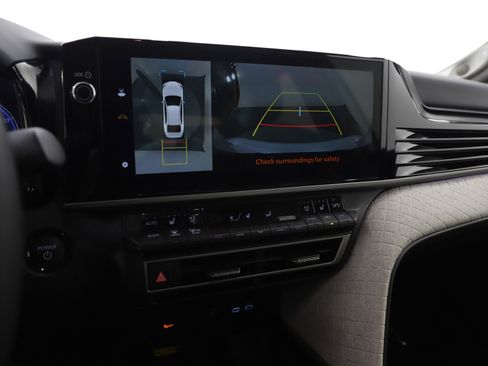 Used 2025 Toyota Camry XLE w/ Premium Plus Package image 21