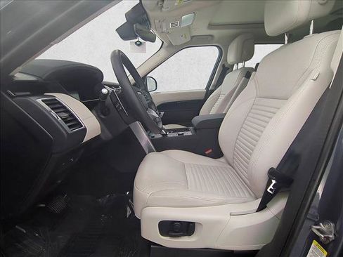 Certified 2025 Land Rover Discovery S AWD/4WD image 4