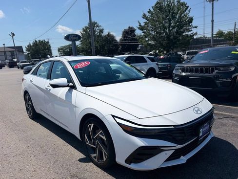 Used 2024 Hyundai Elantra Limited FWD image 10