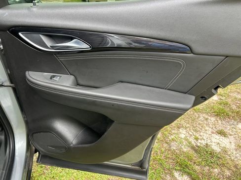 Used 2023 Buick Envision Essence image 39