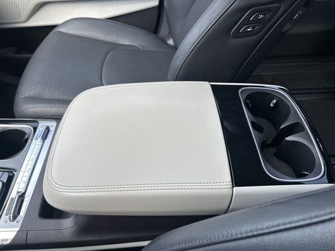 Used 2022 Kia Carnival SX Prestige image 39