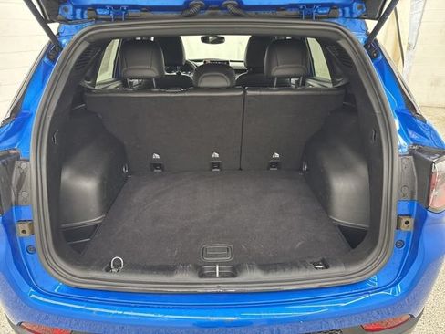 Used 2025 Jeep Compass Trailhawk AWD/4WD image 16
