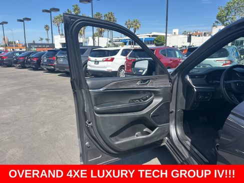 Used 2022 Jeep Grand Cherokee Overland w/ Luxury Tech Group IV image 24