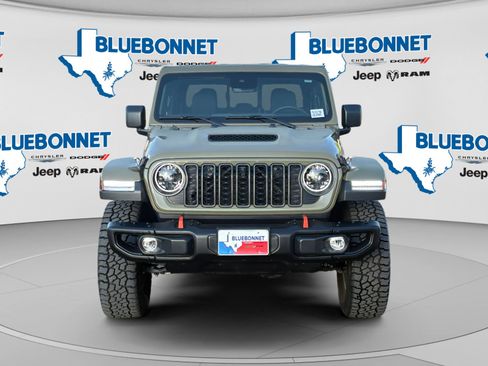 Used 2025 Jeep Gladiator Mojave AWD/4WD image 2