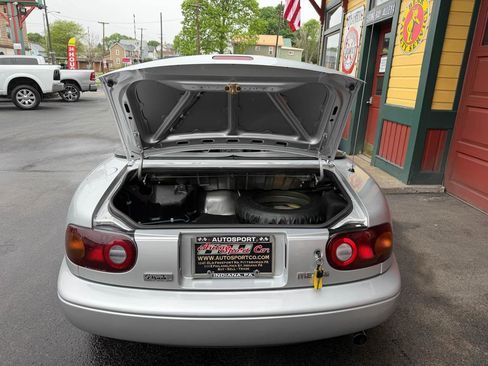 Used 1991 MAZDA MX-5 Miata RWD image 28