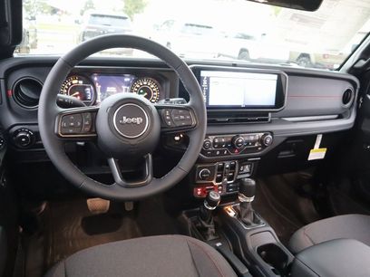 New 2025 Jeep Wrangler Unlimited Rubicon w/ Steel Bumper Group