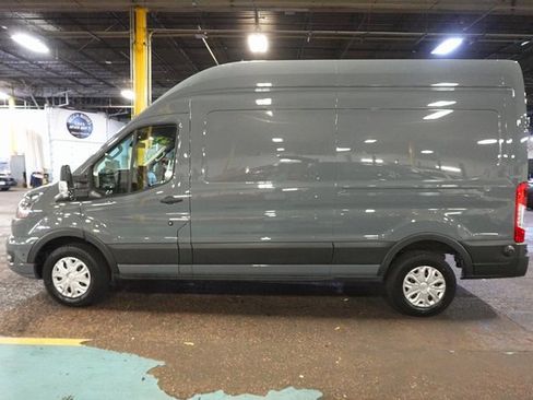 Used 2024 Ford E-Transit 148 High Roof image 5