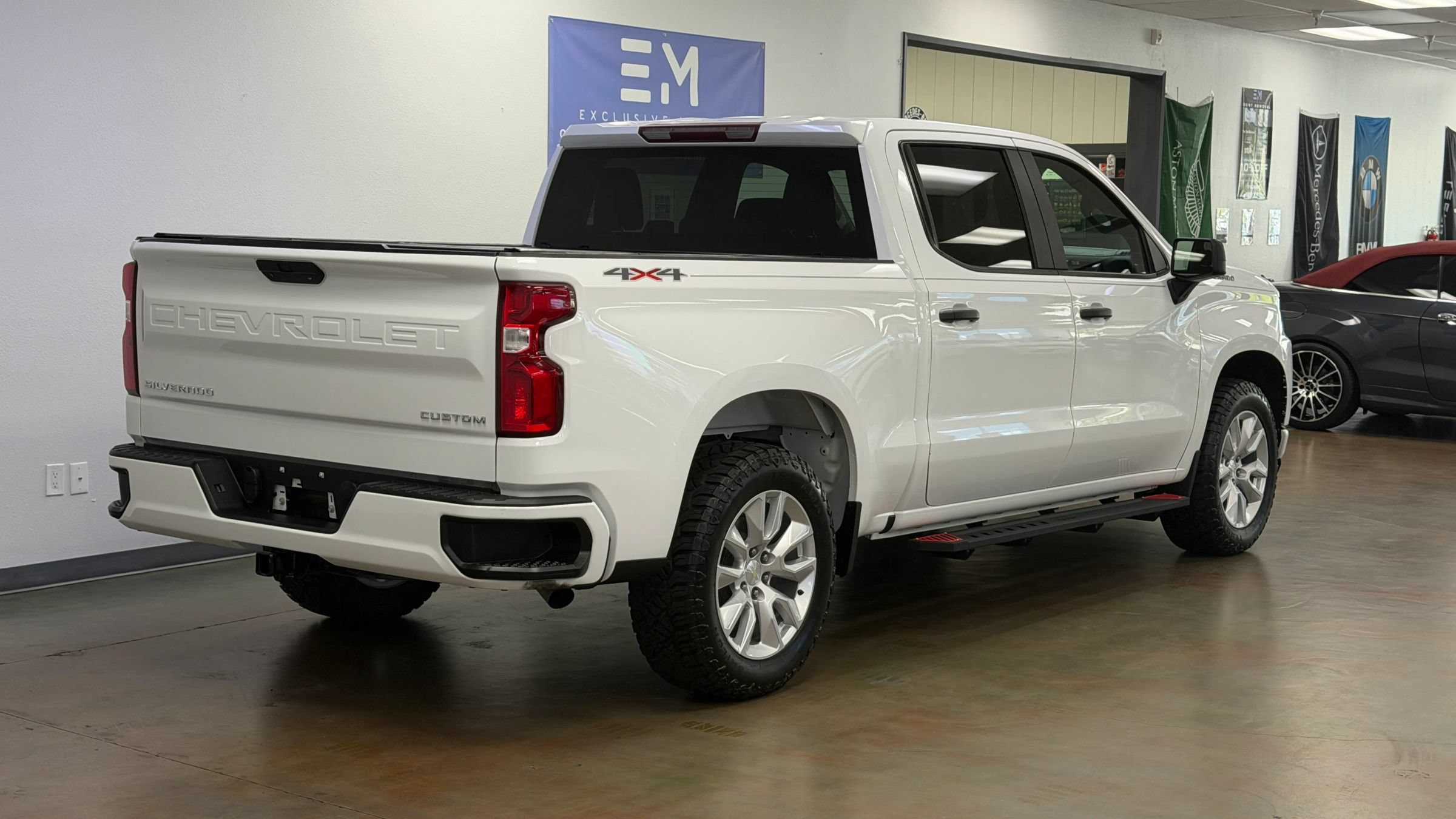 Used 2022 Chevrolet Silverado 1500 Custom AWD/4WD image 8