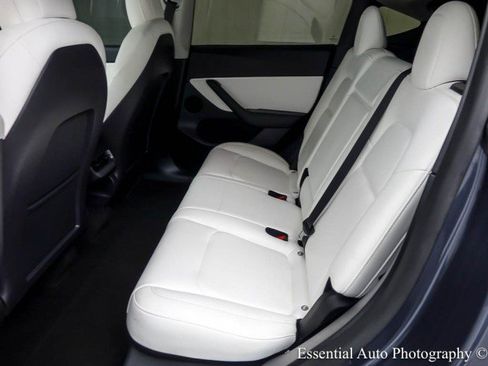 Used 2022 Tesla Model Y Performance AWD/4WD image 14