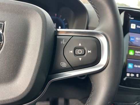 Used 2024 Volvo XC40 B5 Plus w/ Protection Package Premier image 18