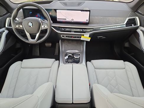 Used 2026 BMW X5 sDrive40i w/ Premium Package image 18