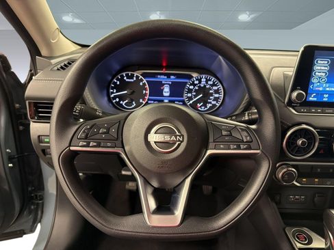 Used 2024 Nissan Sentra SV FWD image 11