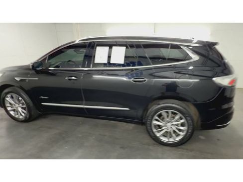 Used 2022 Buick Enclave Avenir w/ Avenir Technology Package FWD image 6