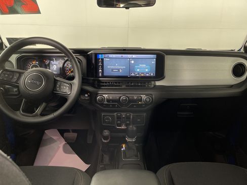 Used 2024 Jeep Wrangler Sport S image 13