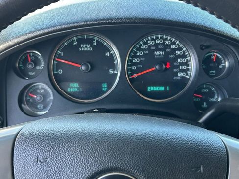 Used 2011 GMC Sierra 3500 SLT w/ SLT Convenience Package image 28