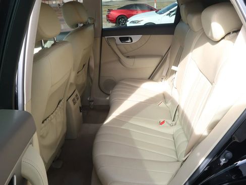 Used 2017 INFINITI QX70 3.7 w/ Premium Package image 20