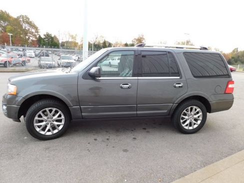 Used 2017 Ford Expedition Limited w/ Equipment Group 301A AWD/4WD image 26