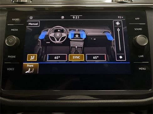 Used 2022 Volkswagen Tiguan SE image 40
