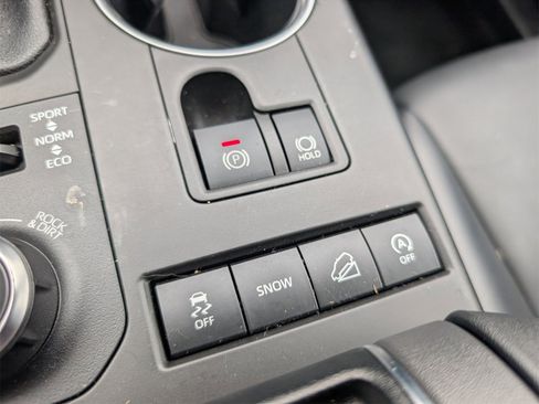 Used 2021 Toyota Highlander XSE image 25