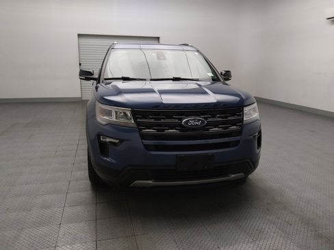 Used 2018 Ford Explorer XLT w/ Equipment Group 202A FWD image 14