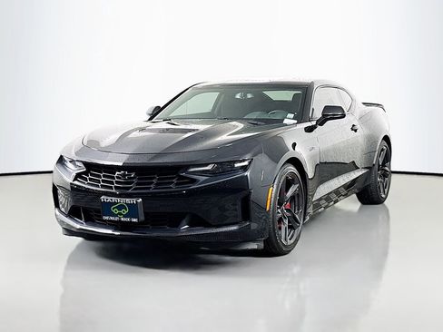 Certified 2021 Chevrolet Camaro LT w/ Technology Package image 3